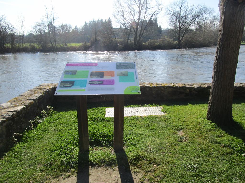 Gite Le Bourgneuf Fresnay-sur-Sarthe Exterior foto